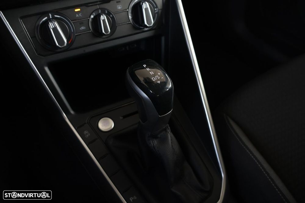 VW Taigo 1.0 TSI Urban DSG - 16