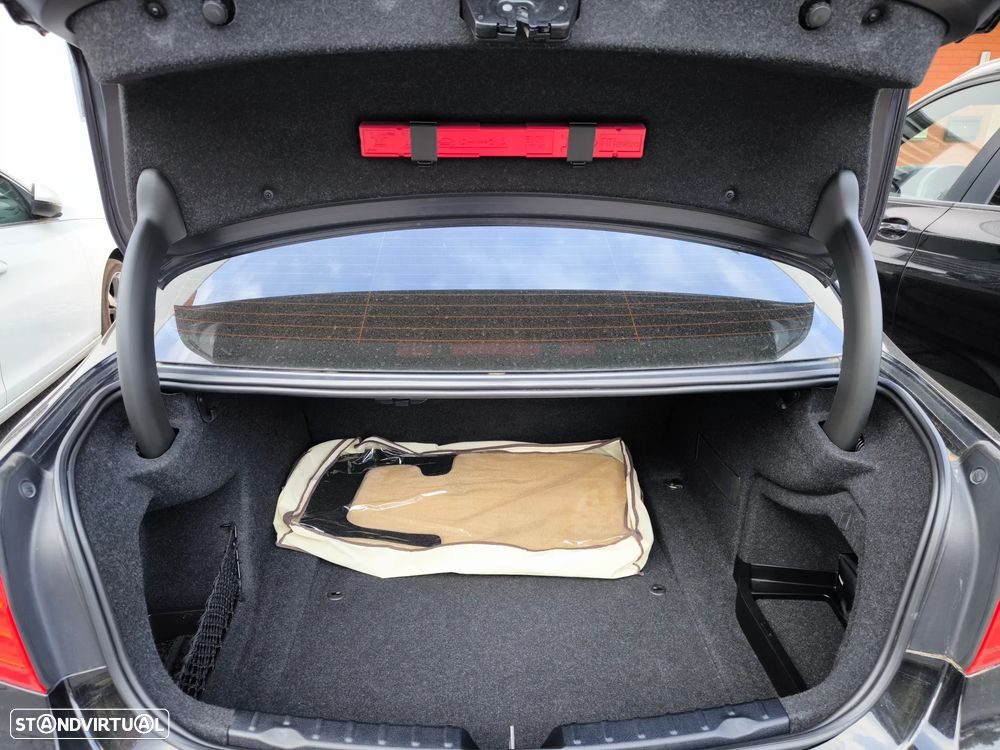 BMW 320 d Auto Line Luxury - 8