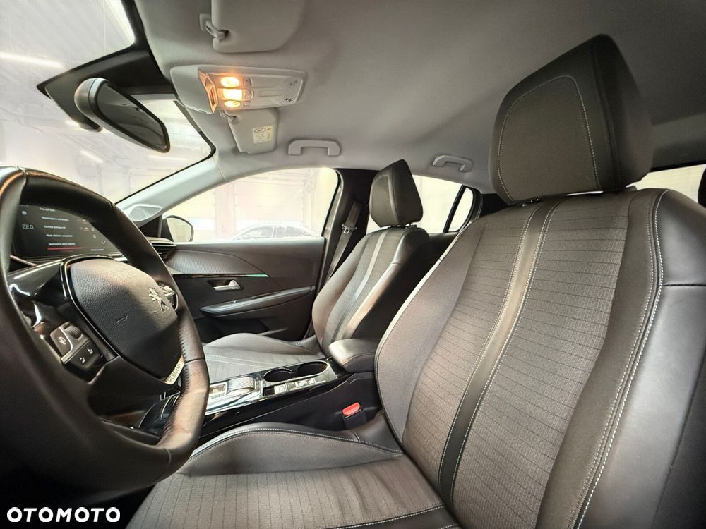 Peugeot 208 - 21