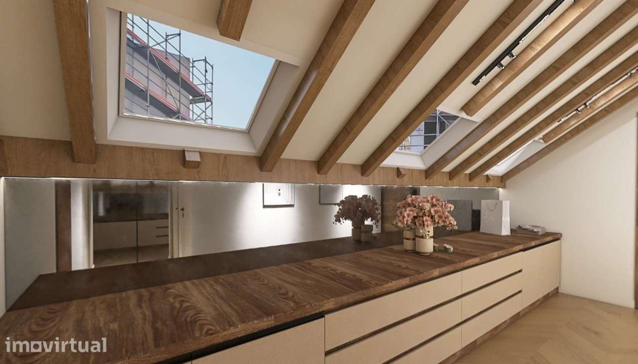 Apartamento T1 em Edifício Histórico com varanda no centro do Porto - Grande imagem: 3/8