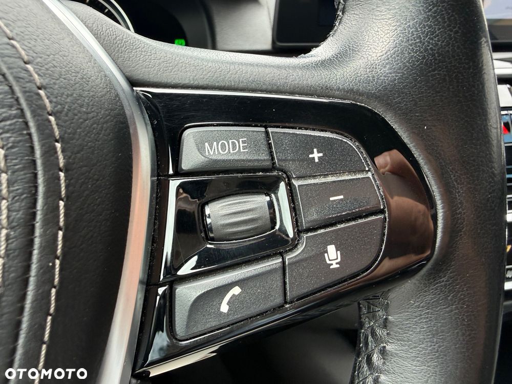 BMW Seria 5 520d Luxury Line sport - 23