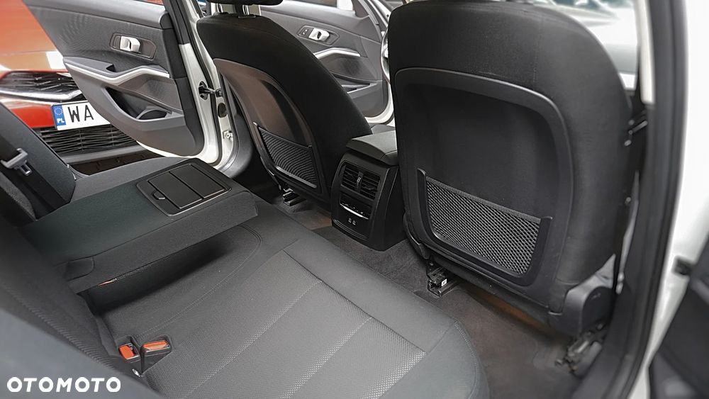 BMW Seria 3 318i Advantage sport - 16