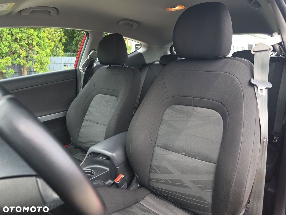Kia Ceed - 12