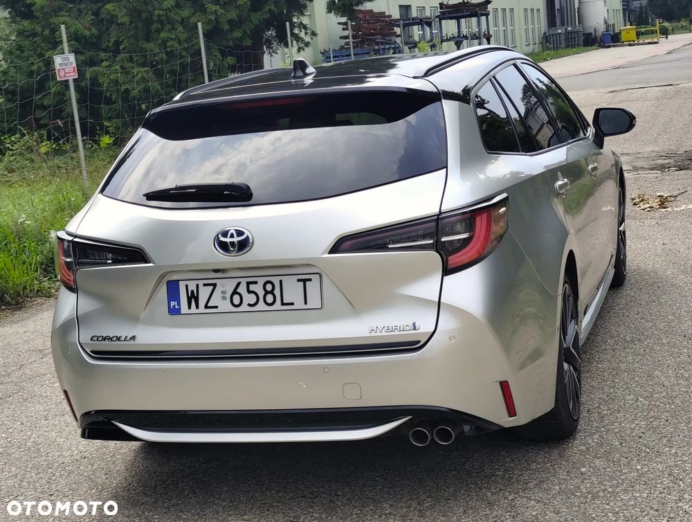 Toyota Corolla 2.0 Hybrid Executive - 11