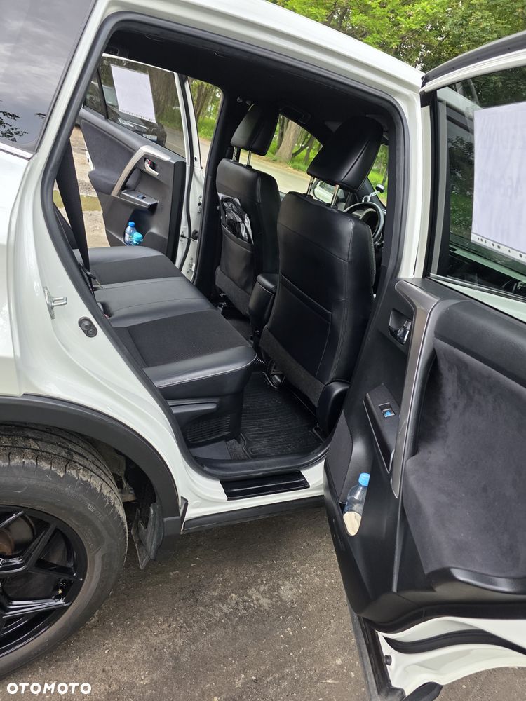 Toyota RAV4 Hybrid Premium 4x2 - 18