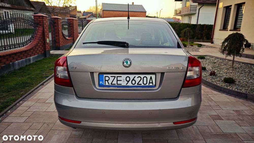 Skoda Octavia 1.6 TDI Ambition DSG - 9
