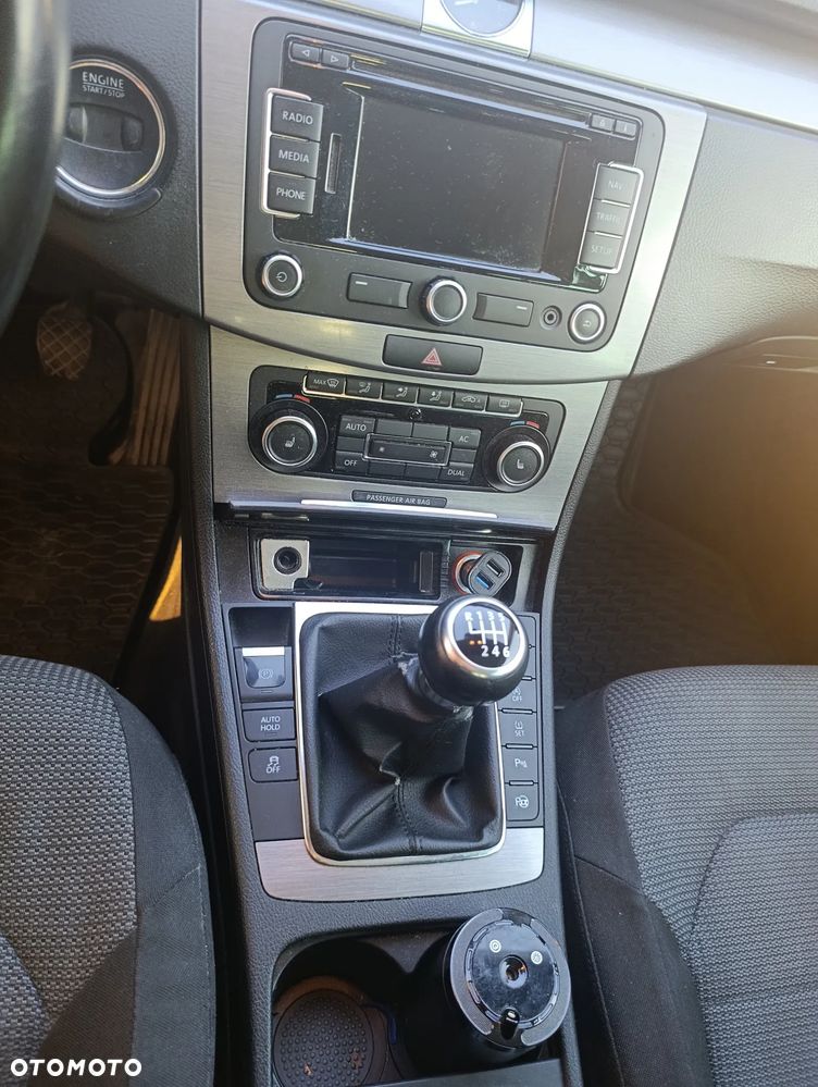 Volkswagen Passat 2.0 TDI DPF Comfortline - 10
