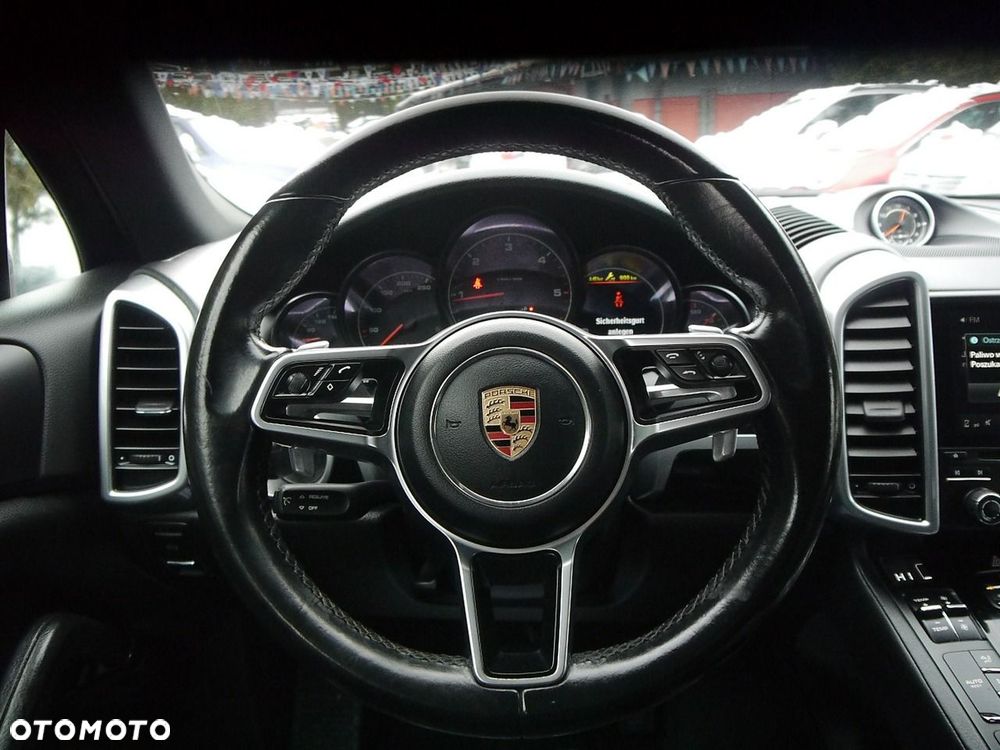 Porsche Cayenne - 30