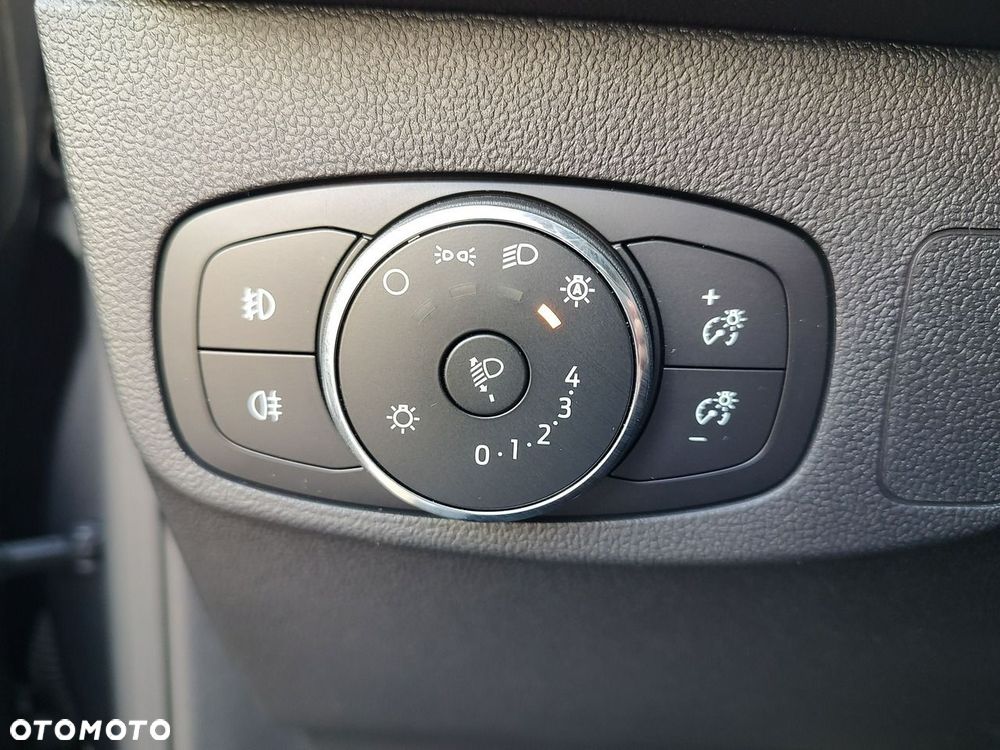 Ford Focus 1.0 EcoBoost Hybrid TITANIUM X - 12