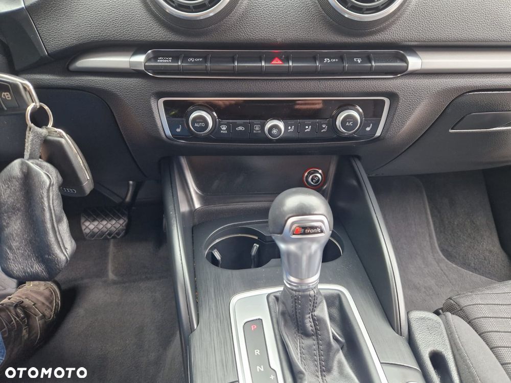 Audi A3 Sportback 1.4 TFSI S tronic S line Sportpaket - 20