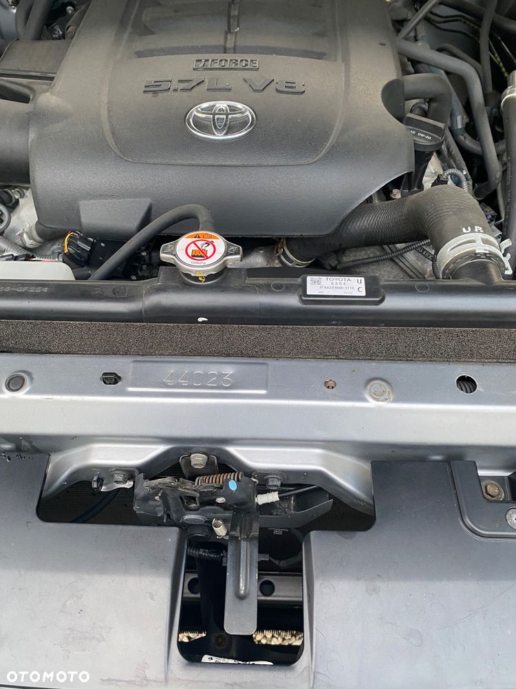 Toyota Tundra - 16