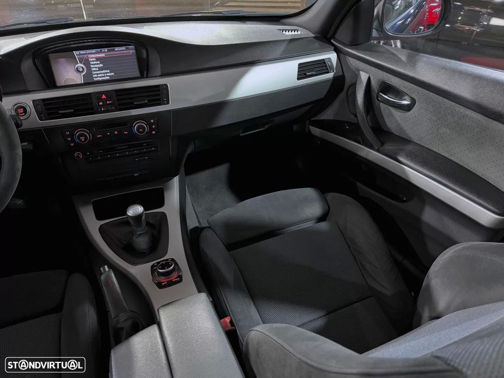 BMW 318 d Pack M - 15