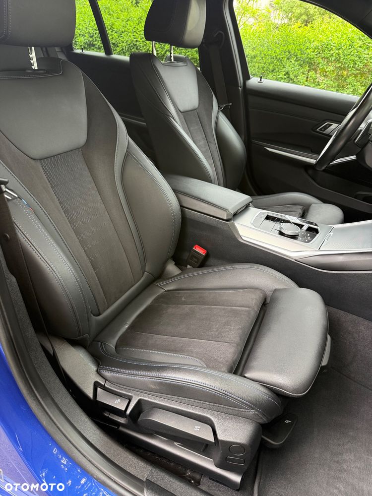 BMW Seria 3 320d xDrive M Sport sport - 33