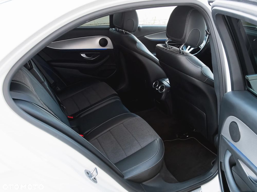 Mercedes-Benz Klasa E - 36