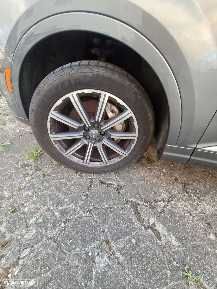 Audi Q7 3.0 TFSI quattro tiptronic - 11