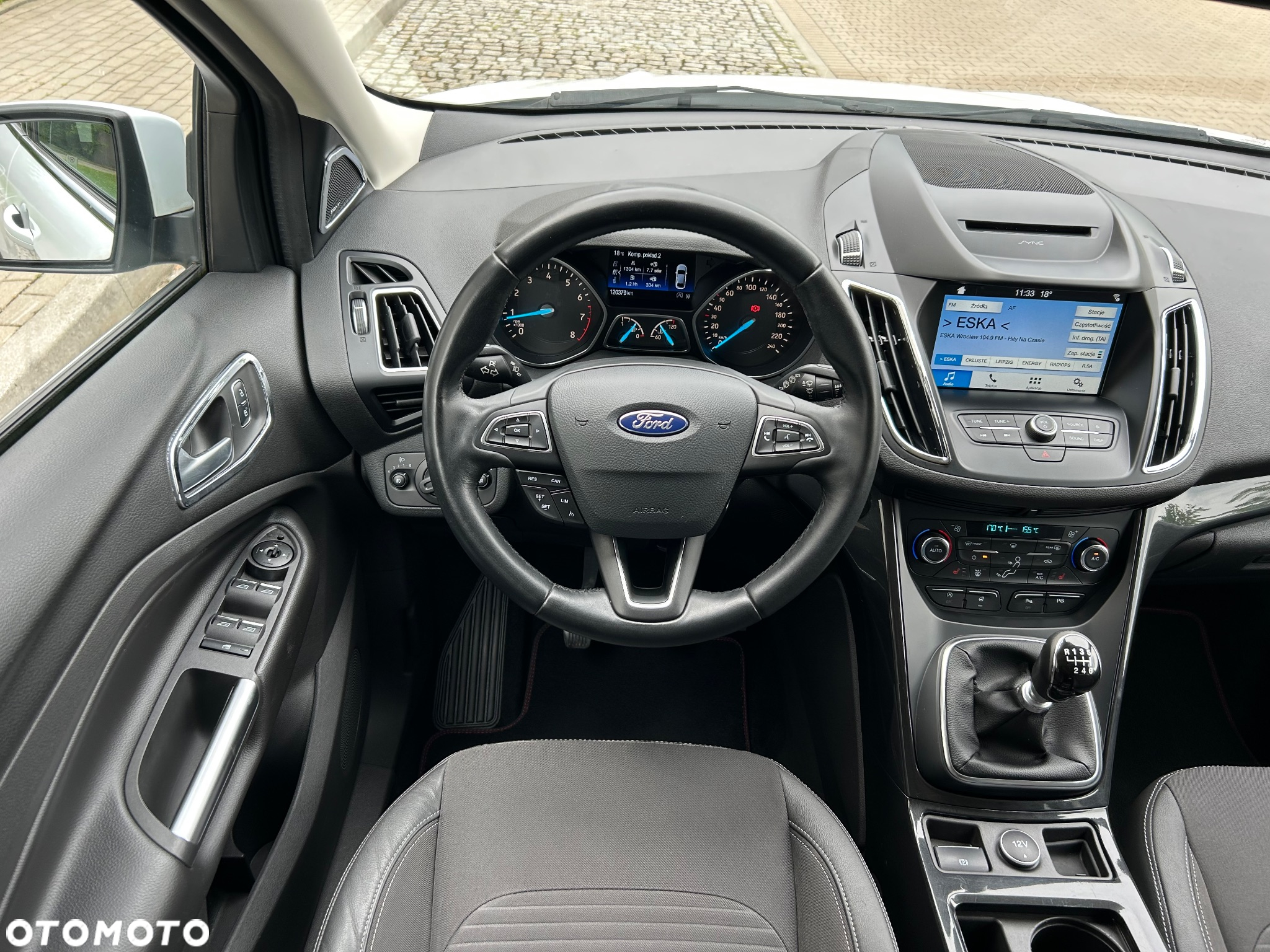 Ford Kuga 1.5 EcoBoost 2x4 Titanium - 25