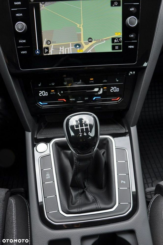 Volkswagen Passat - 22