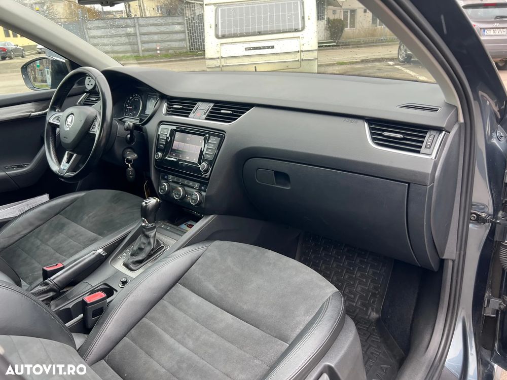 Skoda Octavia 2.0 TDI 4x4 DSG Scout - 25