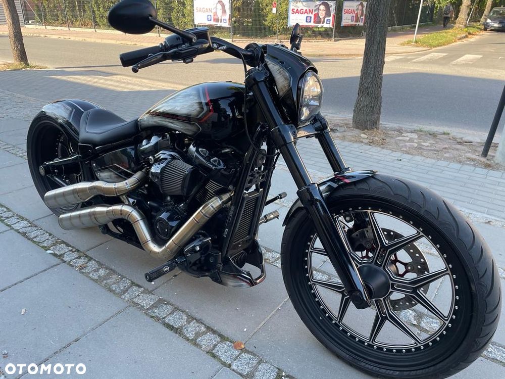 Harley-Davidson Softail Breakout - 6