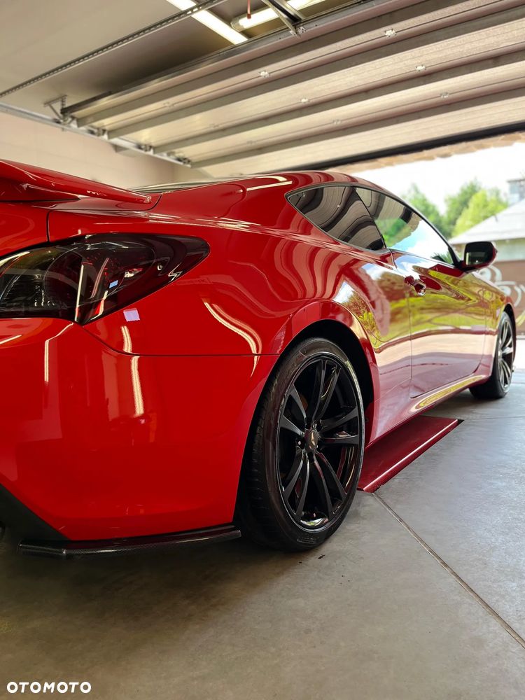 Hyundai Genesis Coupe 2.0 TCI Premium - 12