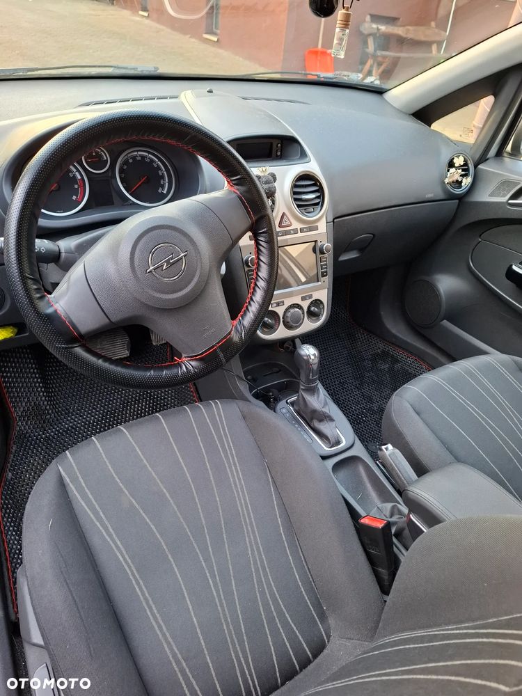 Opel Corsa 1.4 16V Cosmo - 3