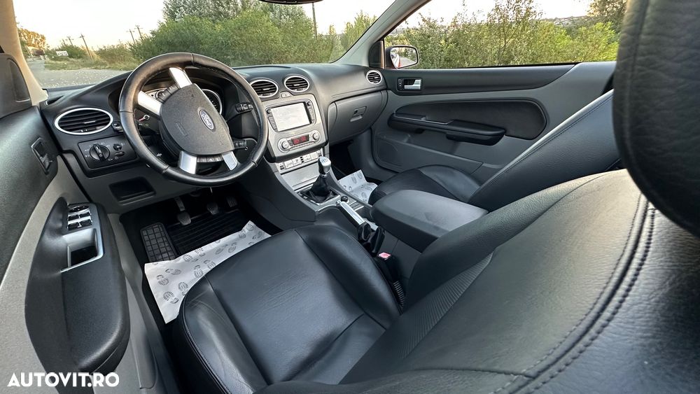 Ford Focus 2.0 16V Titanium - 26