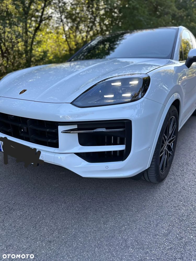 Porsche Cayenne Coupe E-Hybrid PHEV - 3