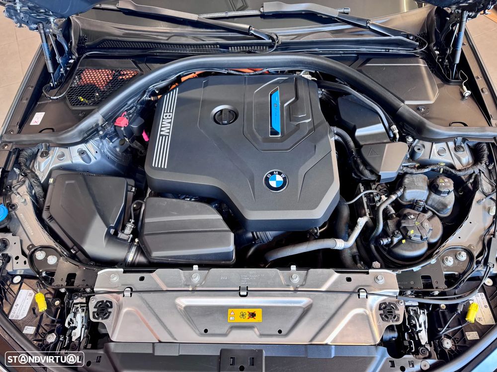 BMW 320 e Touring Corporate Edition Auto - 8