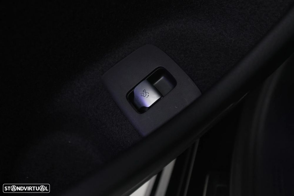 Mercedes-Benz E 220 d 9G-TRONIC Edition AVANTGARDE - 30