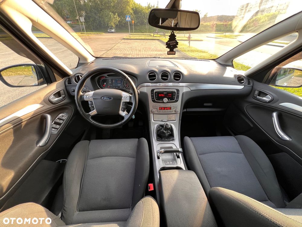 Ford S-Max - 11