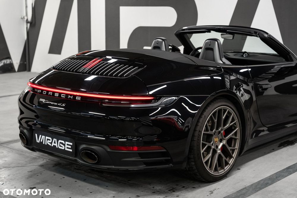 Porsche 911 Carrera 4S - 17