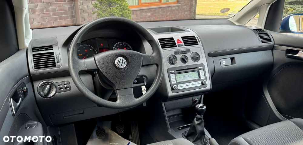 Volkswagen Touran - 26