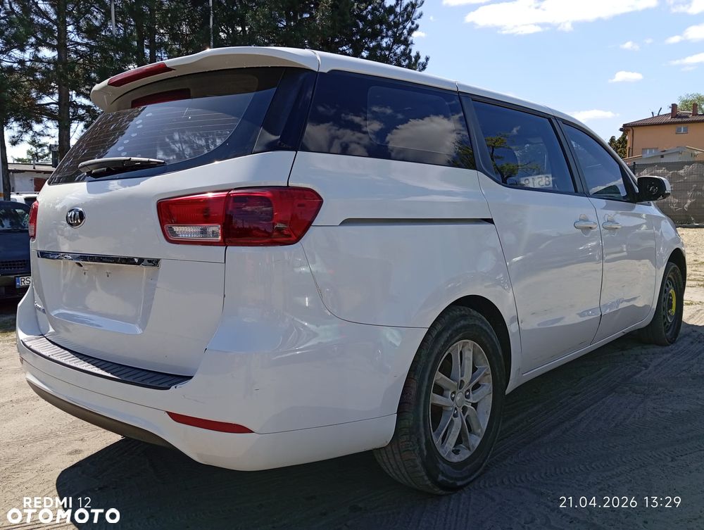 Kia Sedona - 17