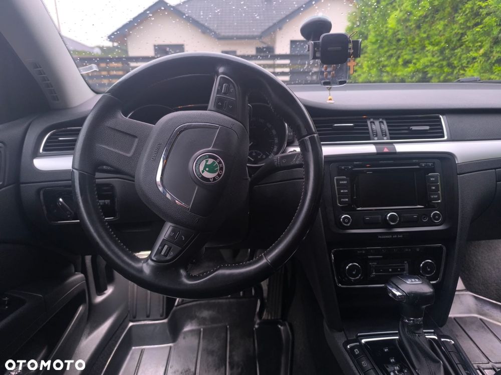 Skoda Superb 2.0 TDI Ambition DSG - 24
