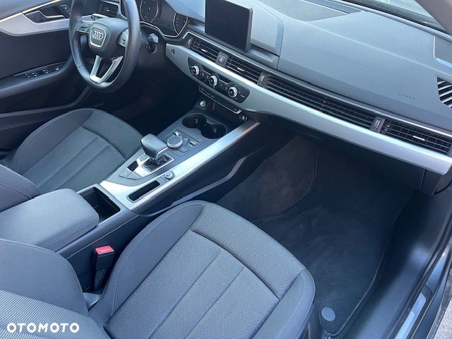 Audi A4 Limousine - 8