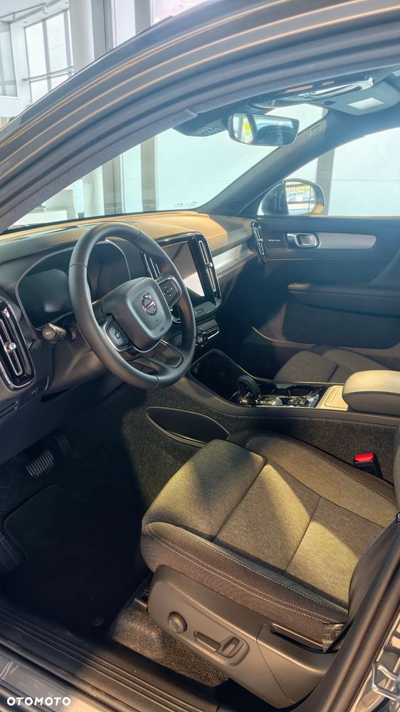 Volvo XC 40 B3 Plus Dark - 5