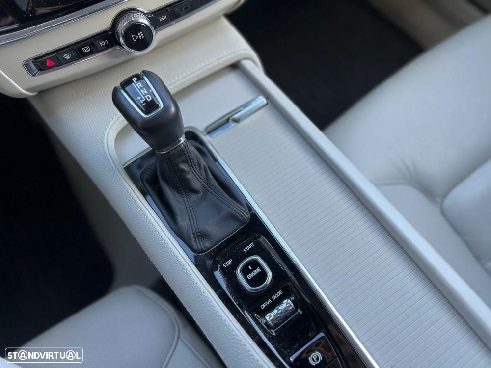 Volvo V90 2.0 D4 Momentum Geartronic - 10
