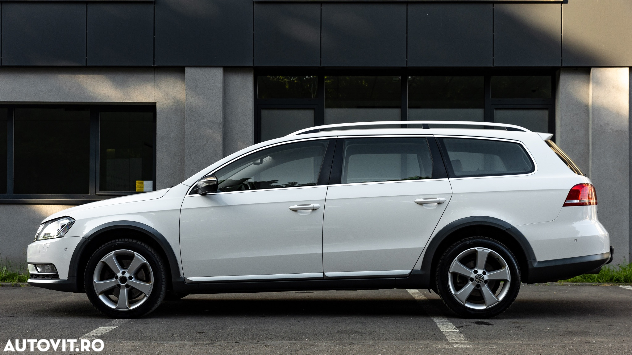 Volkswagen Passat Variant 2.0 TDI 4Motion BlueMotion Technology DSG Highline - 22