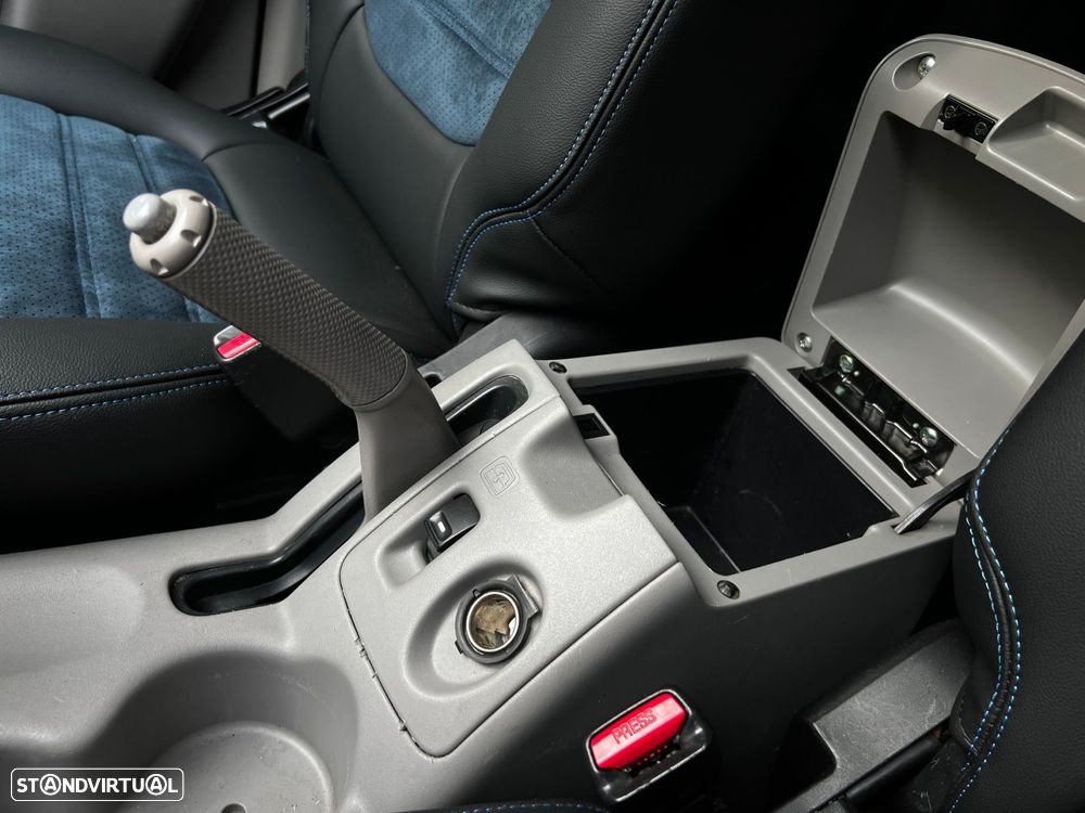 Mitsubishi L200 Pick Up 4x4 Intense Cabine Dupla - 21