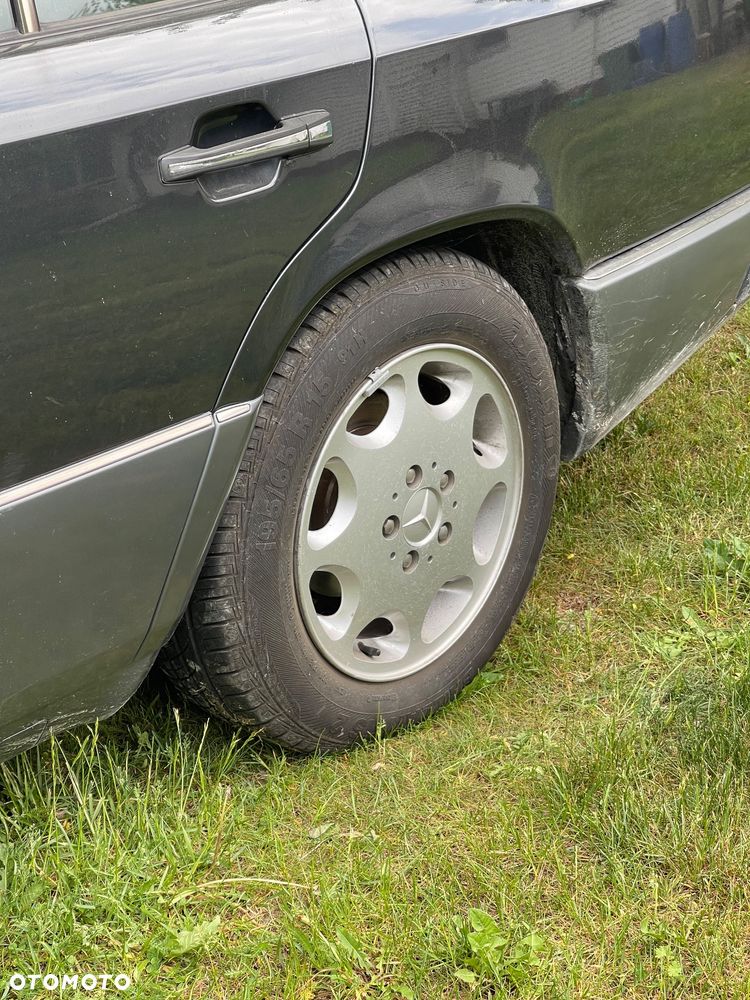 Mercedes-Benz W124 (1984-1993) - 12