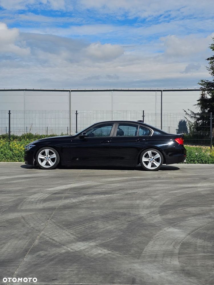 BMW Seria 3 320d - 16