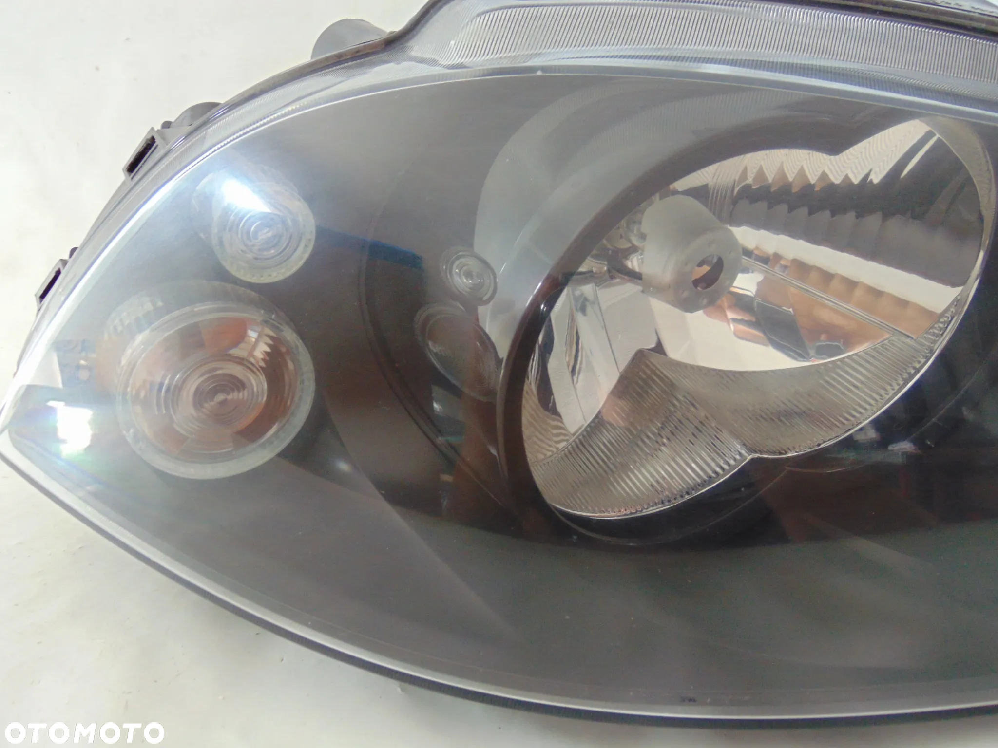 ORYGINAŁ lampa przednia przód prawa 6L1941752M Seat Ibiza 6L 3 III Cordoba 2 II 02-06r - 6