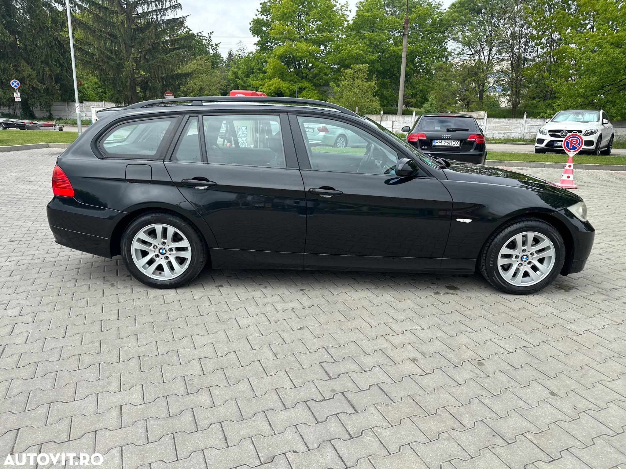 BMW Seria 3 318i Touring - 5