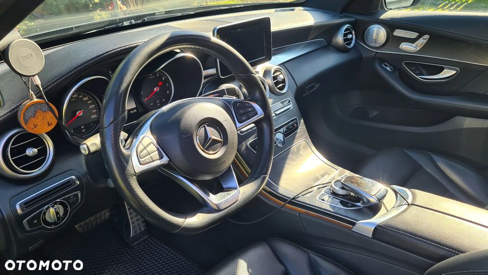 Mercedes-Benz Klasa C 300 7G-TRONIC AMG Line - 16