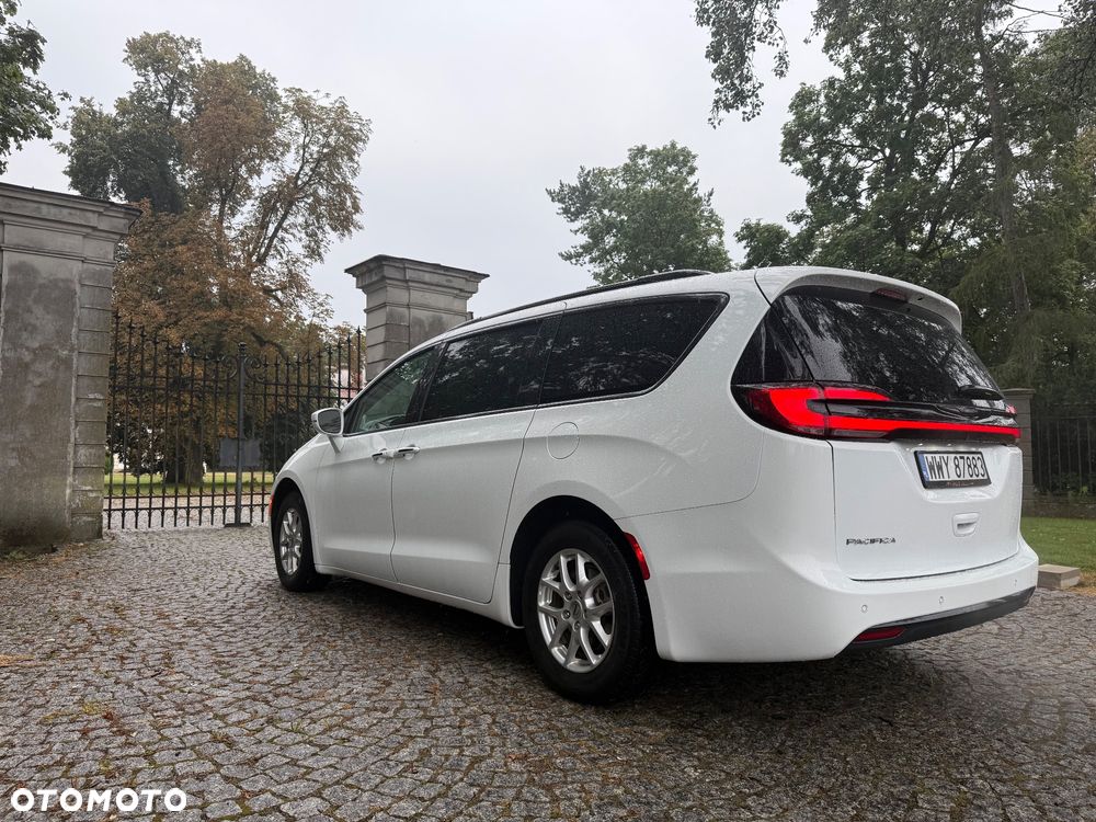 Chrysler Pacifica - 32