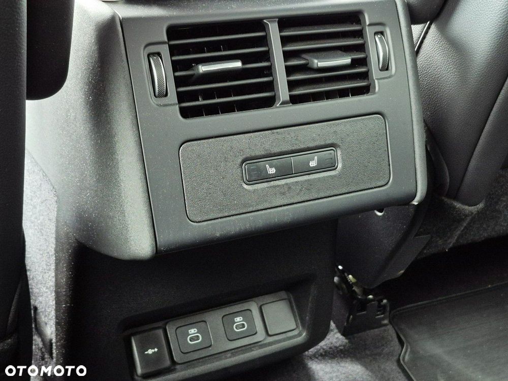 Land Rover Discovery 3.0 D250 mHEV S - 27