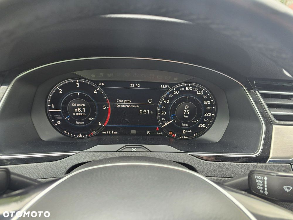 Volkswagen Passat - 19