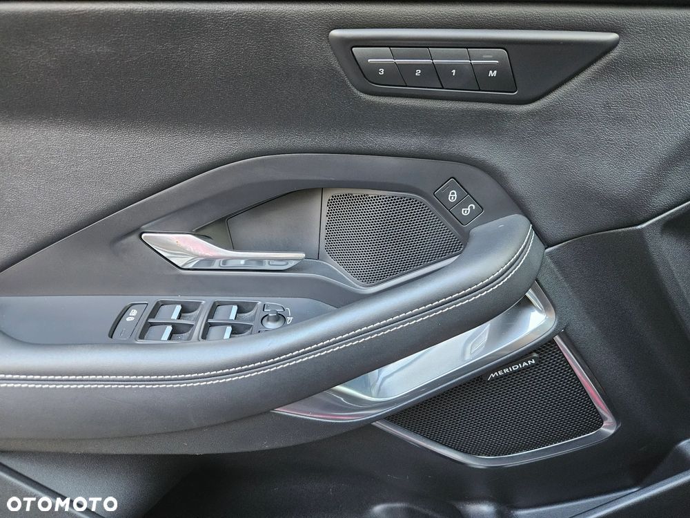 Jaguar E-Pace - 21