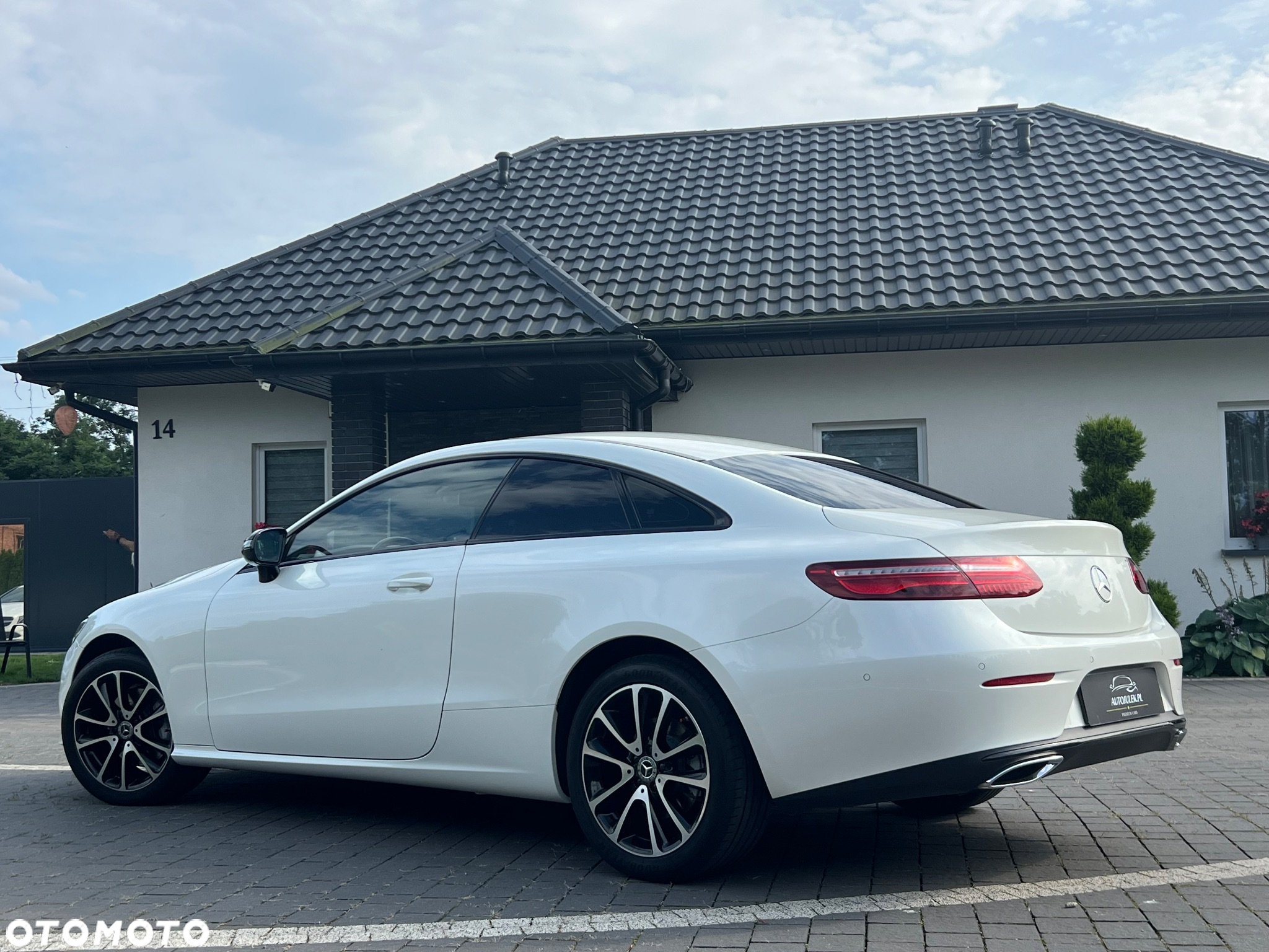 Mercedes-Benz Klasa E 220 d Coupe 9G-TRONIC - 13