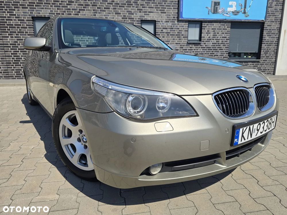 BMW Seria 5 523i - 1